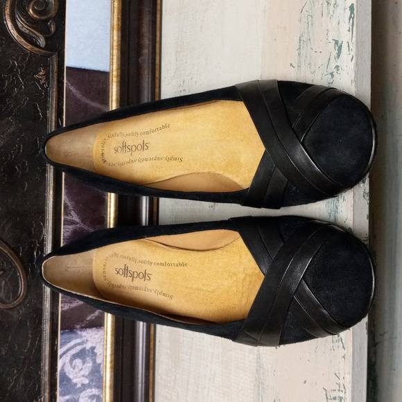 Softspots Black Leather/Suede Heels - Picture 12 of 12